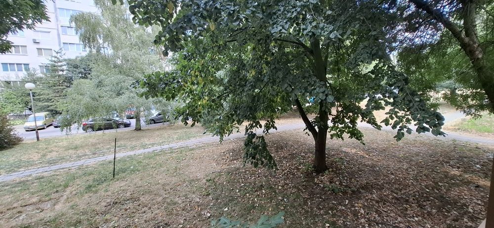 Продавам тристаен апартамент в Овча купел 2