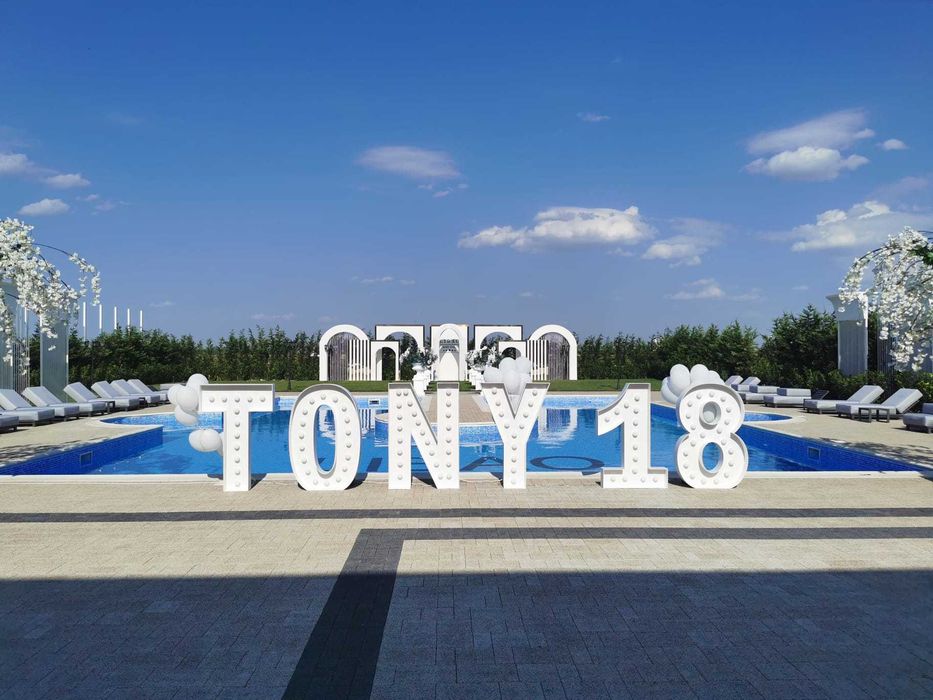 Decor efect litere luminoase volumetrice eveniment nunta botez majorat