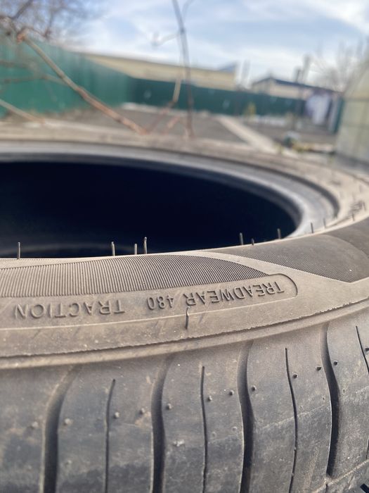 Продается резина 215/55/17