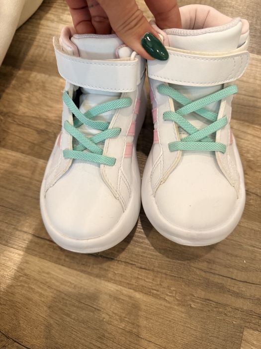 Adidas кецове момиче