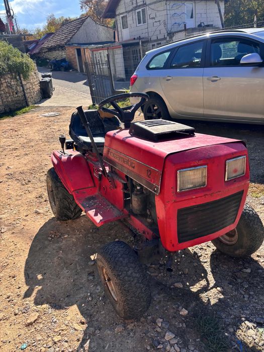 Tractoras.
