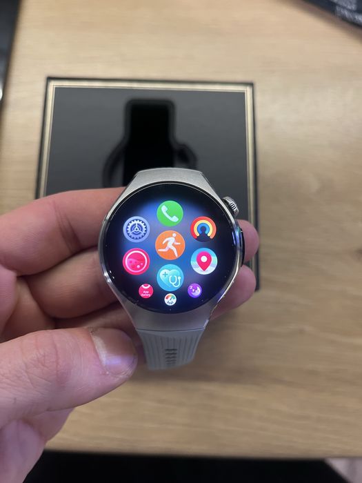 смарт часовник hauwei watch 5