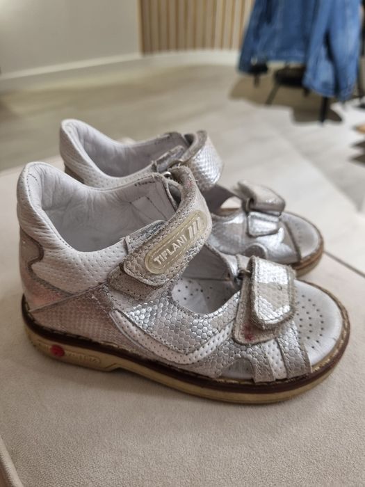 Сандалии Tiflani