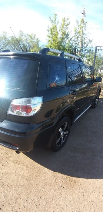 Продаётся Mitsubishi Outlander