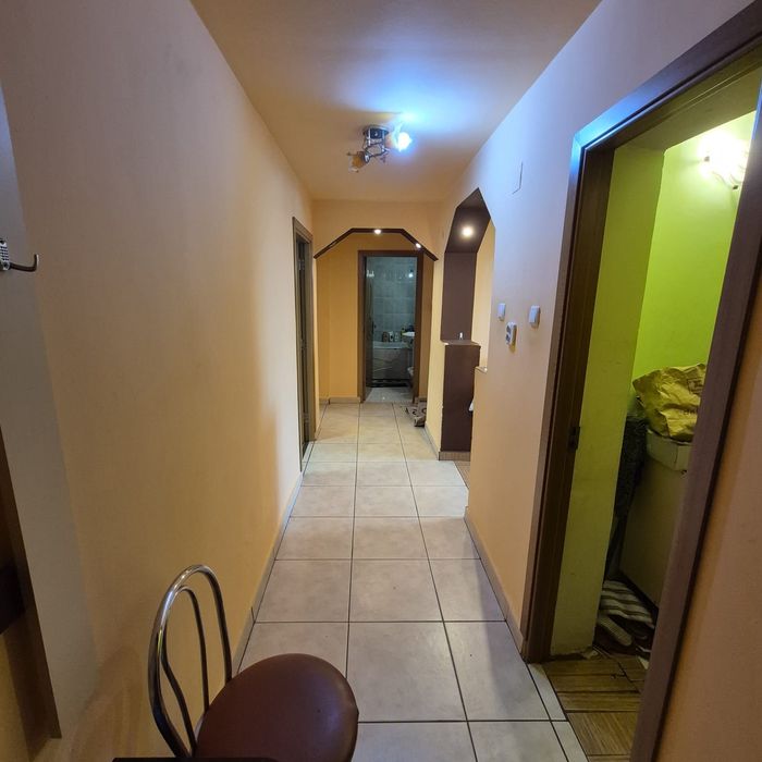 Vând apartament cu 3 camere