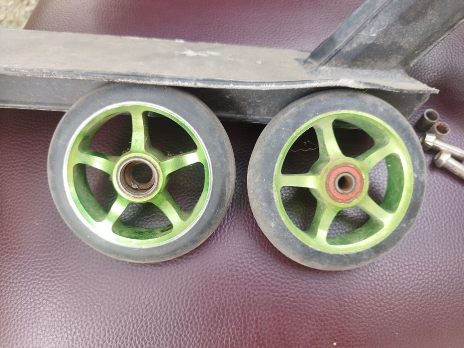 Продам трюковой самокат на запчасти