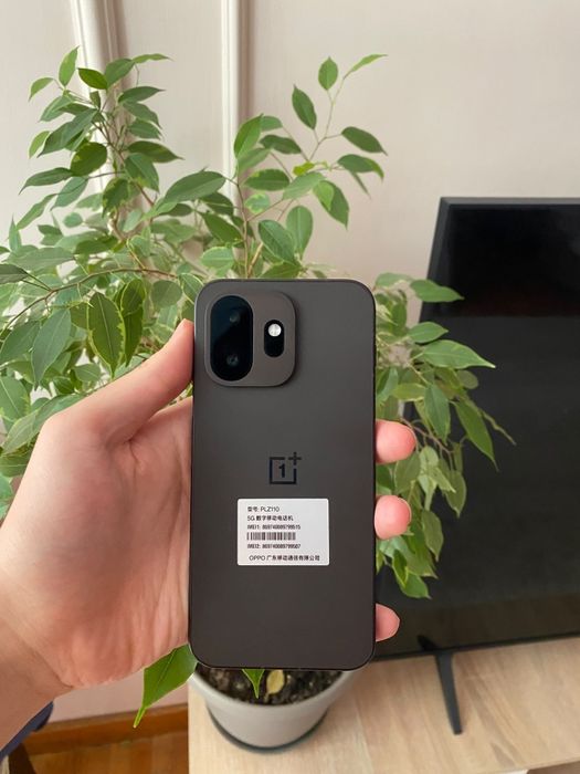 Продаю OnePlus 15t