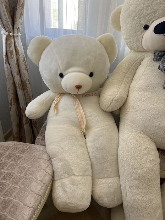 Мишкаа 1 большой 2метр , 1 мишка 1 метр . Продается как новый . мролдж