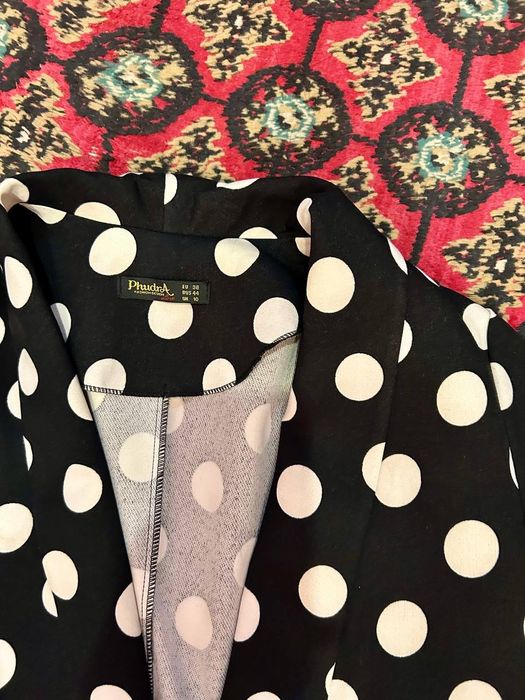 Все по 15.000 сум. Размер М