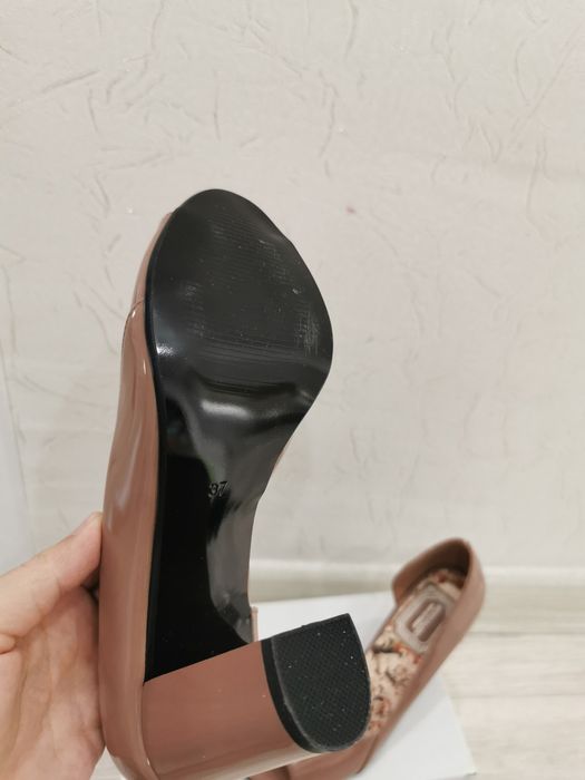 Продам новые туфли