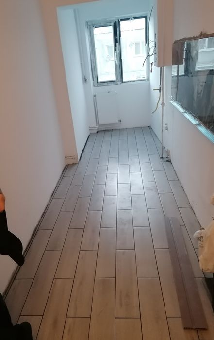 Garsonieră  decomandată  renovată   9 mai