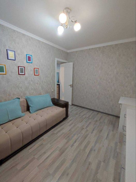 Срочно Продам 2х комн/1/4 Метро БИЙ (Максим Горький)  (36.6 аптека)