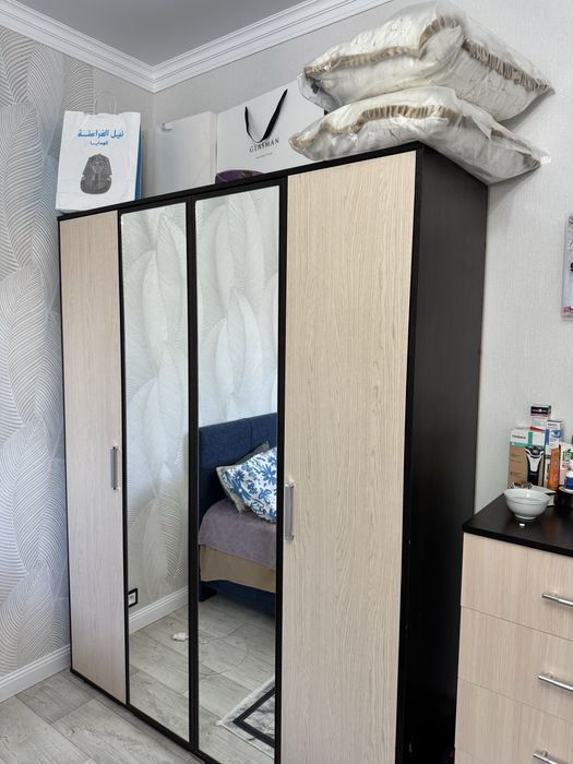 Шкаф с комодом в хорошем состоянии