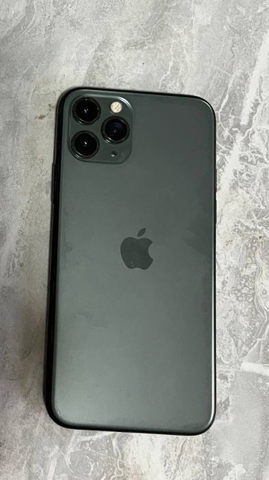 iPhone 11 продаю