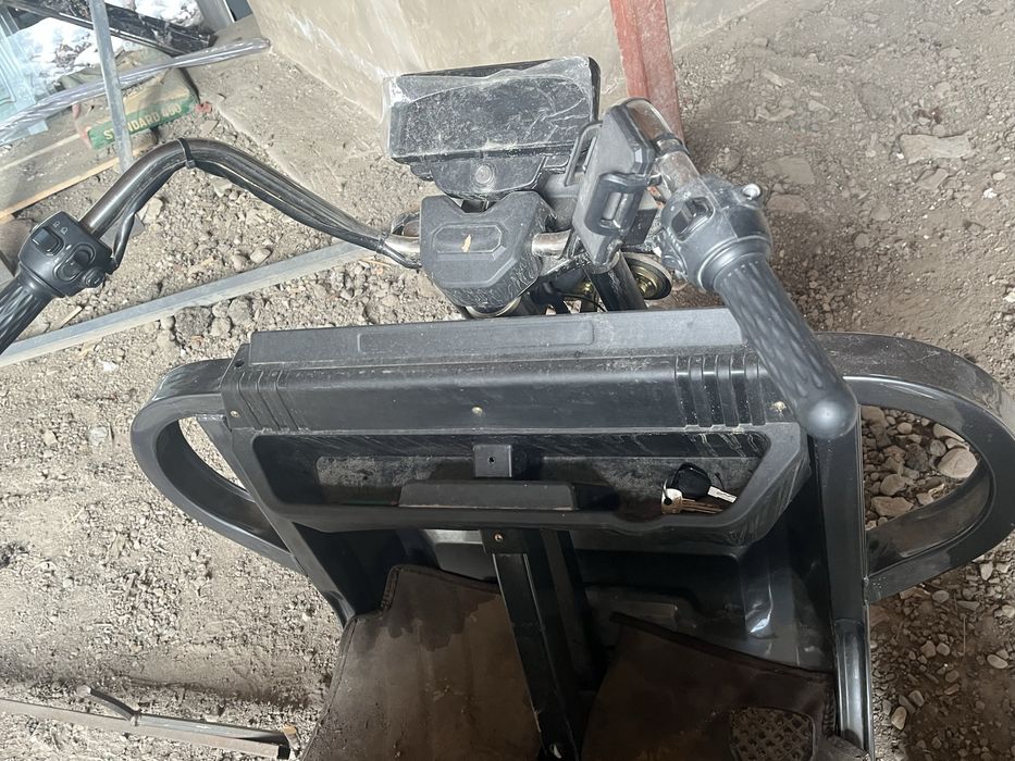 Продам электречиский трицикл