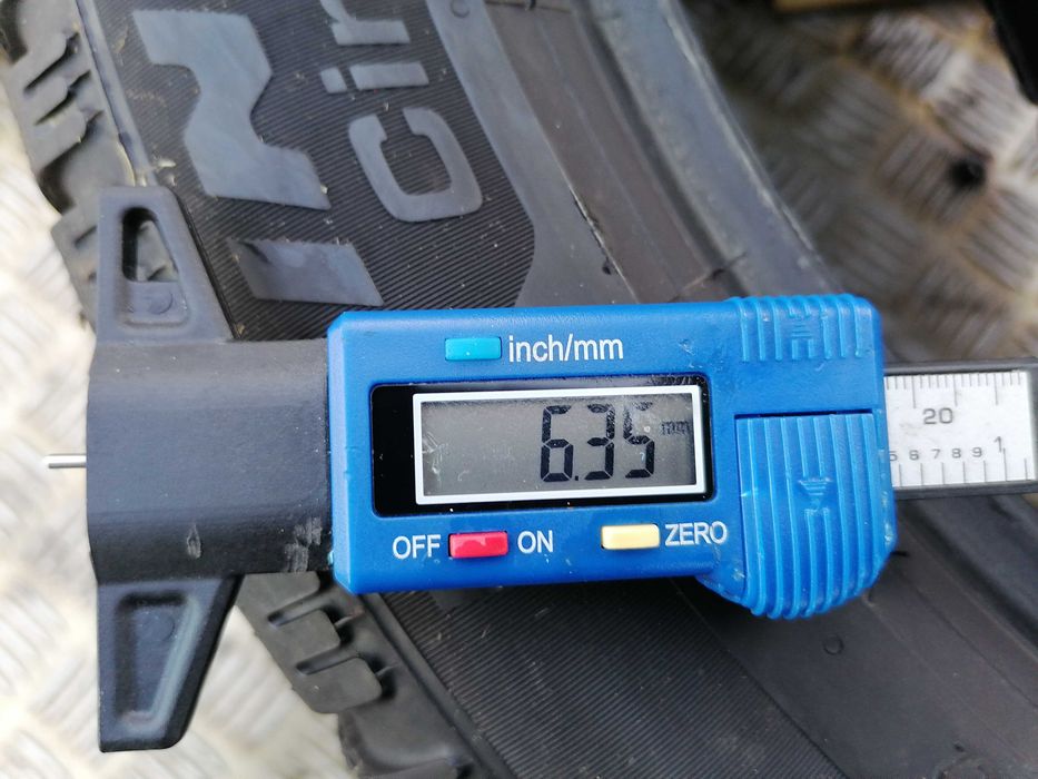 2 бр. Pirelli 215/55R17 DOT 2922