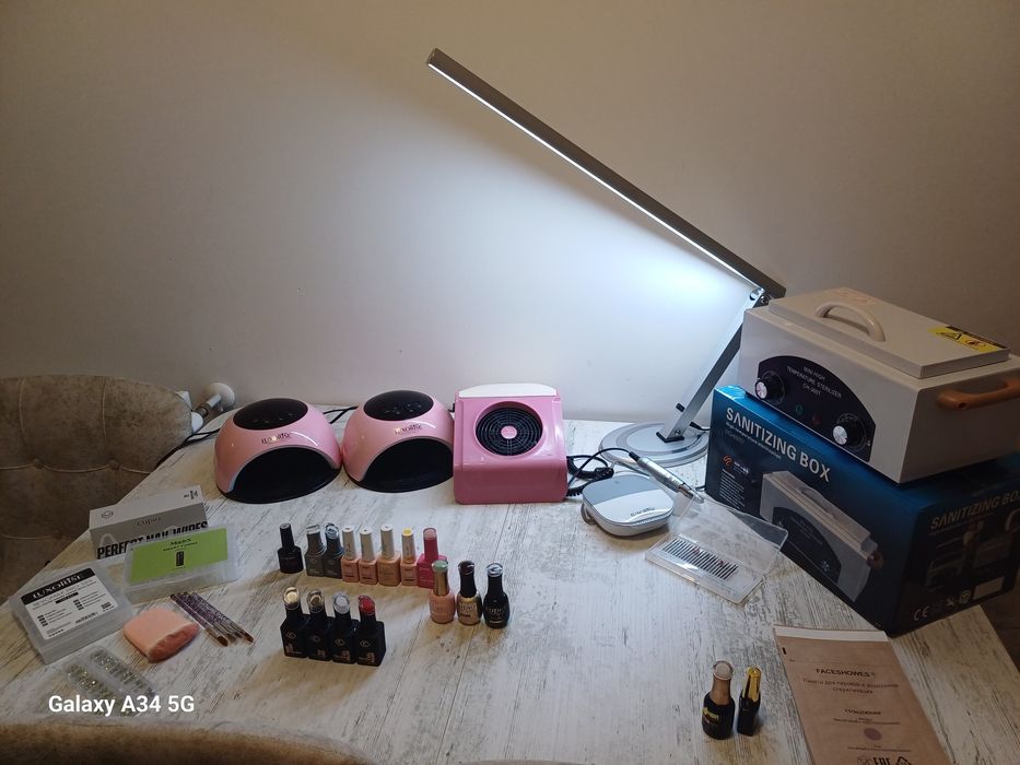 Set complet manichiură profesional – lămpi Luxorise, freză, aspirator