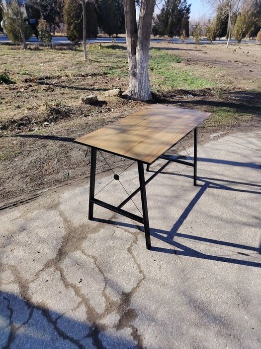 Stol loft va stellaj