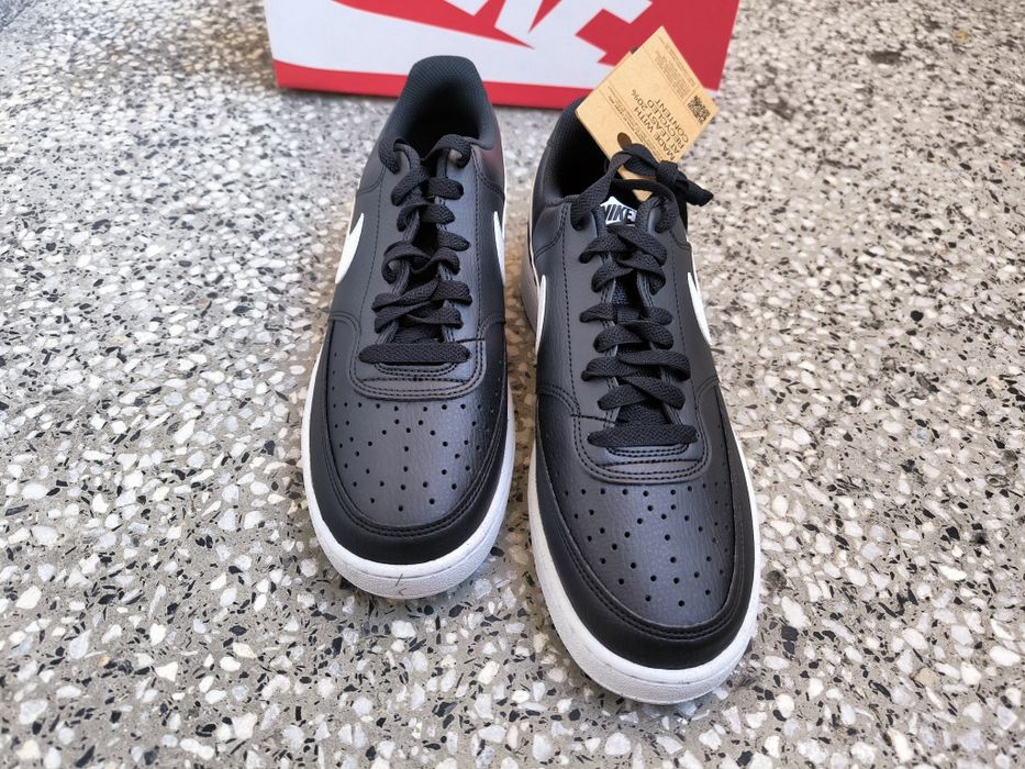 ОРИГИНАЛНИ НОВИ черни nike обувки размери 42 и 43 номер