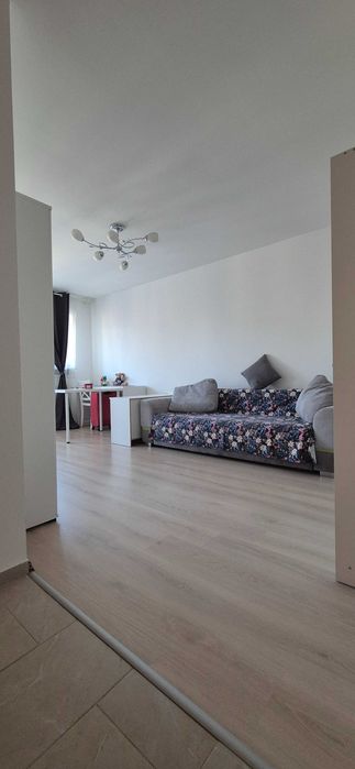 Inchiriez apartament 2 camere + PARCARE