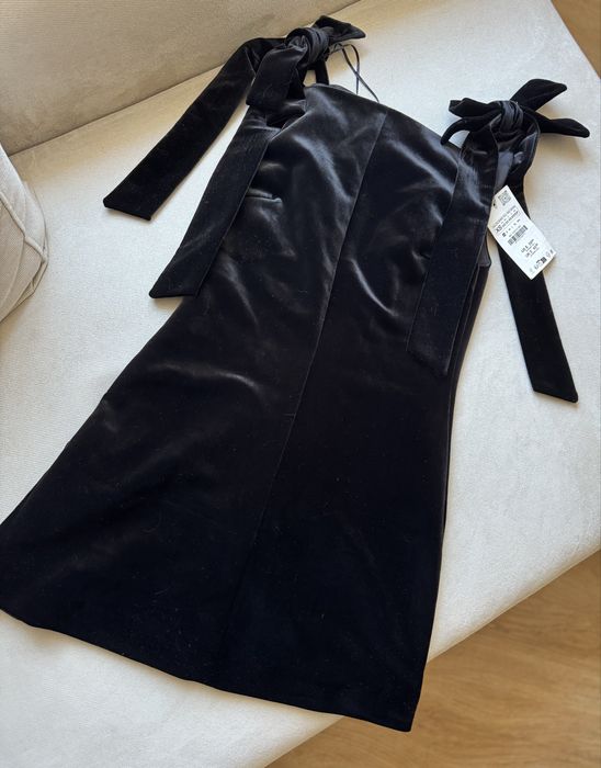 Черна рокля Zara