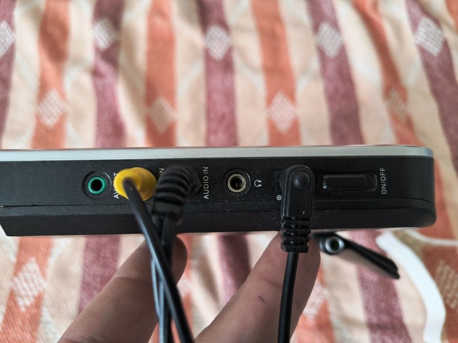 Телевизор  и DVD на 12 V + дискове