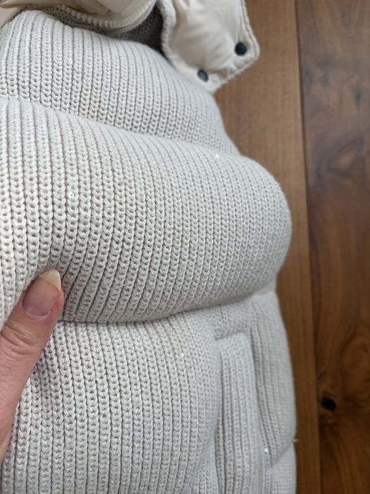 B*C елек с подвижна качулка