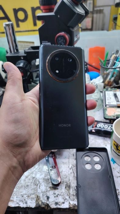 Honor X9C sotiladi karobka bor holati zo'r pamit 256 narxi 2.700