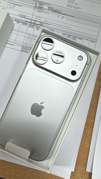 iphone 18 pro silver