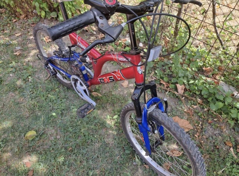Vând bicicletă DHS