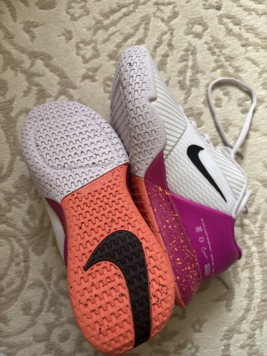 Теннисные nike кроссовки