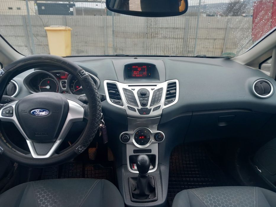 Vând Ford Fiesta 1.6 TDCI