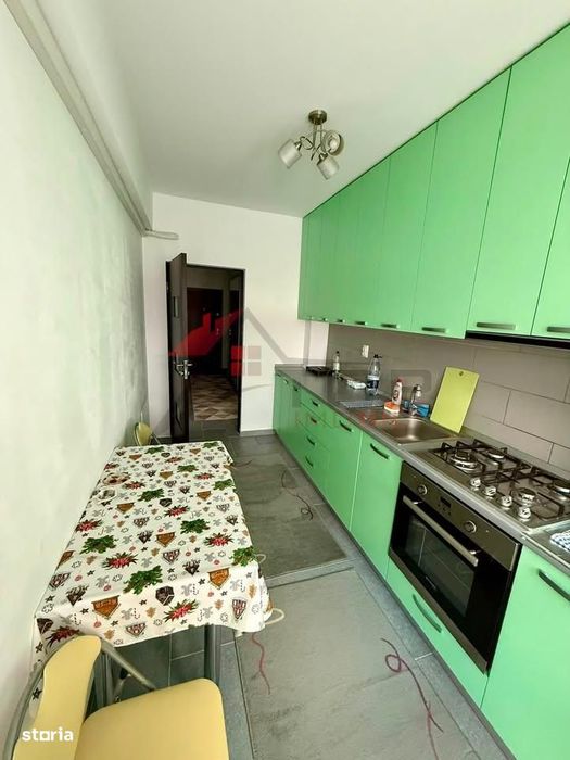 Etaj 2 - Galata Platoul Insorit, 2 camere decomandat in bloc nou, parc