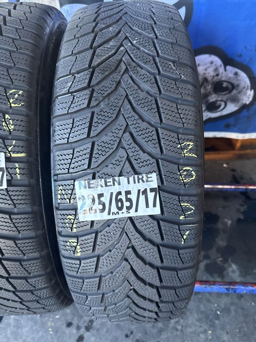 225/65/17 Nexen M+S.