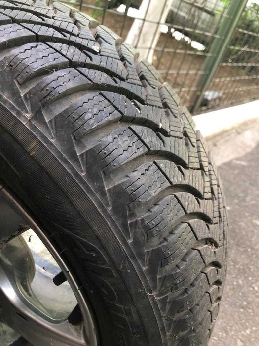 Roți cu anvelope de iarnă