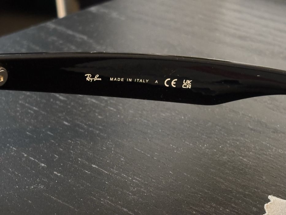 Ray-Ban 2132 New Wayfarer