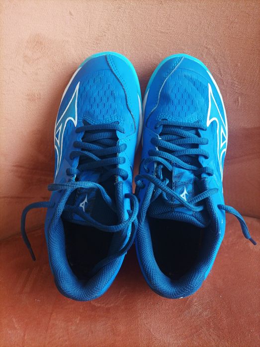 Детски маратонки Mizuno, за тенис на маса и спорт в  зала.