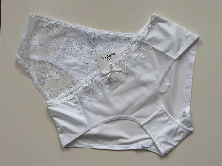 Ново бельо Spanx by Sara Blakely, Gina Benotti, etc