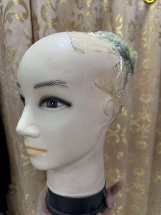 Манекен орамалга шапкага