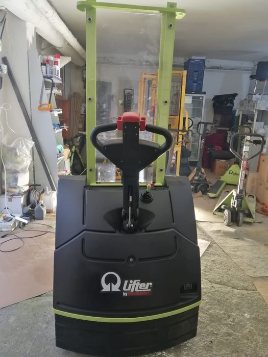 Vand transpaleta eletrica Lifter