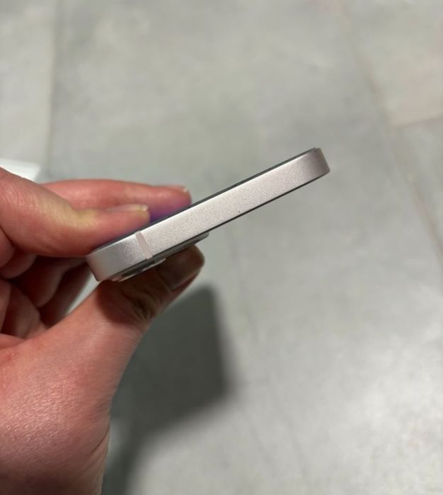 iPhone 13 impecabil 2 bucăți