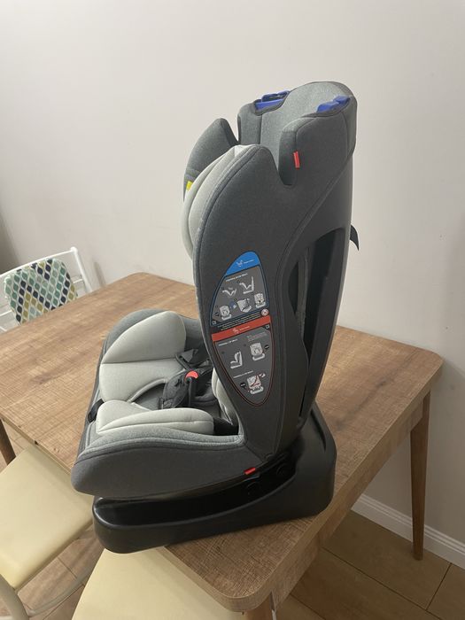 Детсоке автокресло Tomix