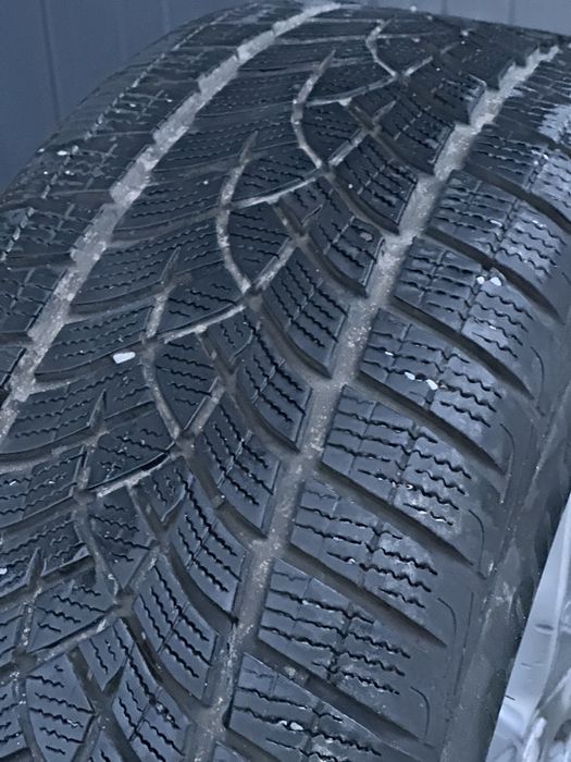 JANTE VOLVO 7,5 j x17 H2 + anvelope iarna GOOD YEAR