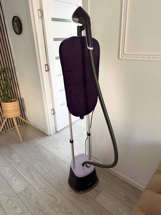 Statie de calcat verticala cu abur Philips seria 3000