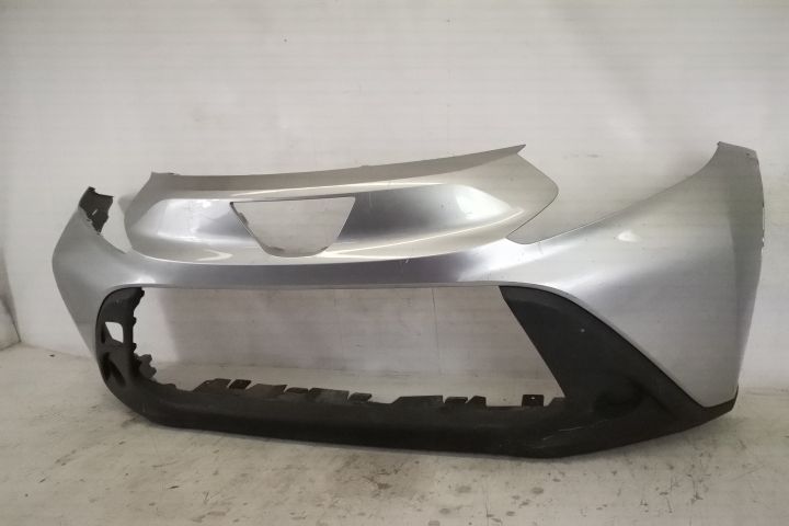 Предна Броня Оригинална С Предна Престилка В Добро Състояние Тойота Ай