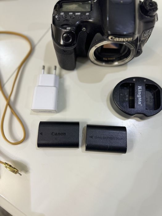 Продаю Canon 70D