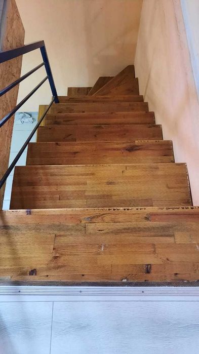 2-х этажный небольшой коттедж  недалеко от центра