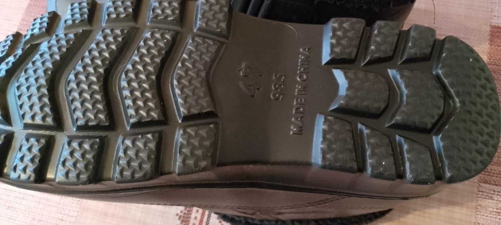 пет броя чехли сандали