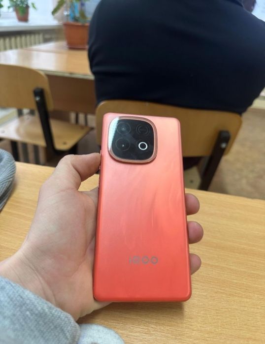 Телефон Iqoo z10 turbo pro