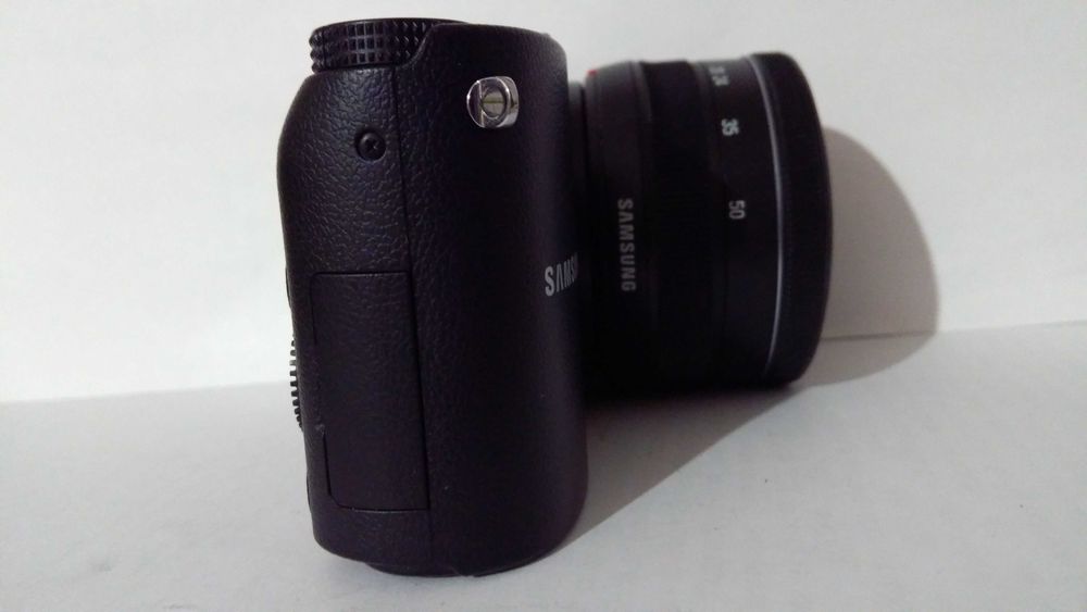 Фотоаппарат Samsung NX1000